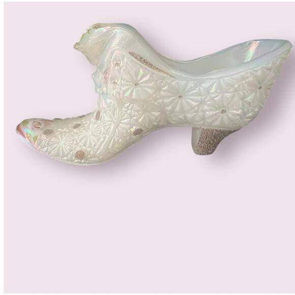 Vtg Fenton Iridescent Ladies Daisy & Gold Button Cat Face Shoe - Picture 2 of 9